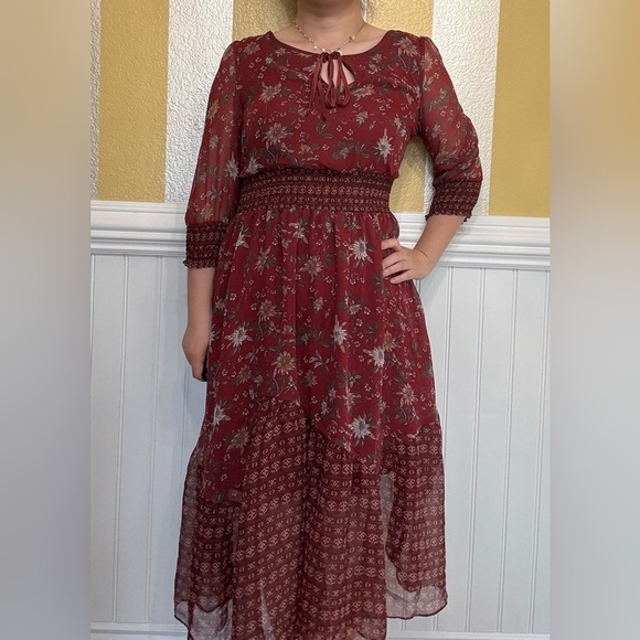 Elegant Floral Red Dress - Picture 6 of 8